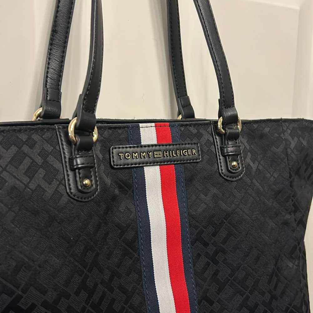 Tommy Hilfiger black fabric shoulder bag